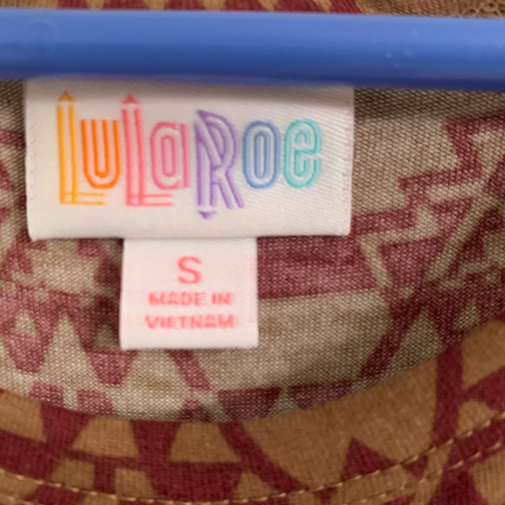 Small Carly dress by LulaRoe - Picture 3 of 4